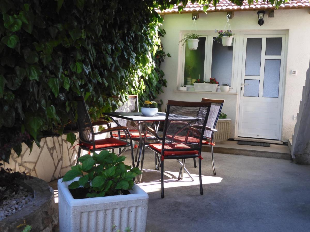 Jagoda Apartman Zrnovo Luaran gambar